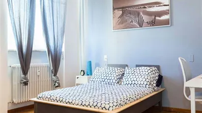 Room for rent in Buccinasco, Lombardia