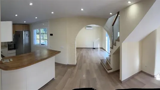 Houses in Castelldefels - photo 2