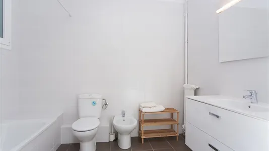 Rooms in Barcelona Eixample - photo 8