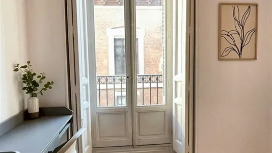 Rooms in Madrid Salamanca - photo 8