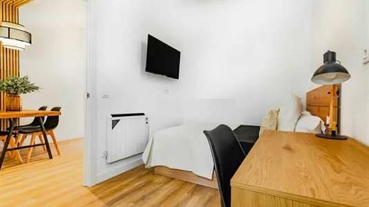 Rooms in Barcelona Eixample - photo 4