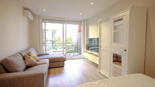 Rooms in Barcelona Eixample - photo 8