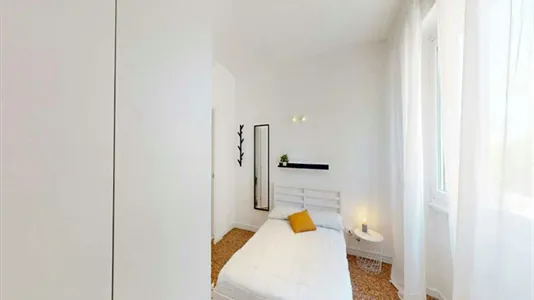 Rooms in Milano Zona 8 - Fiera, Gallaratese, Quarto Oggiaro - photo 2