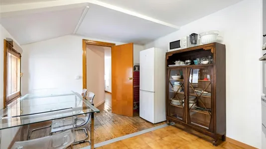 Rooms in Madrid Centro - photo 8