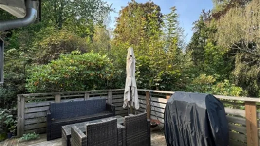 Houses in Mark - photo 12