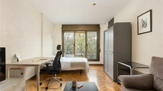 Rooms in Barcelona Les Corts - photo 1