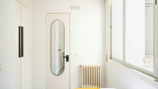 Rooms in Madrid Centro - photo 7