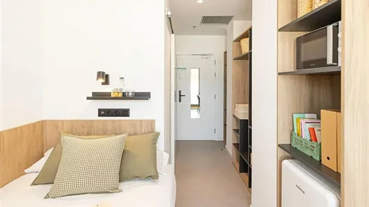 Rooms in Los Bermejales - photo 1