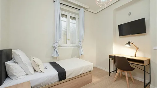 Rooms in Madrid Moncloa-Aravaca - photo 1