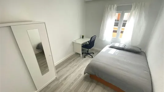 Rooms in Adaro - photo 5