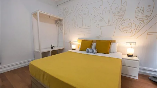 Rooms in Barcelona Ciutat Vella - photo 1