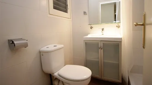 Rooms in Barcelona Sants-Montjuïc - photo 4