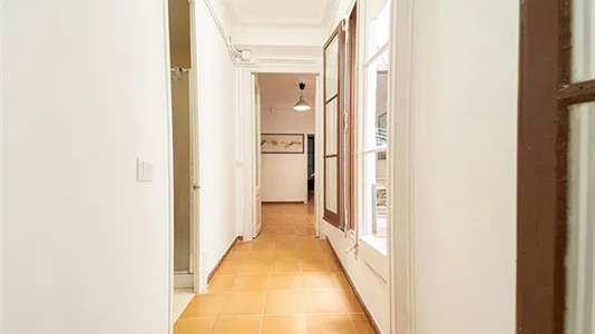 Rooms in Barcelona Ciutat Vella - photo 6
