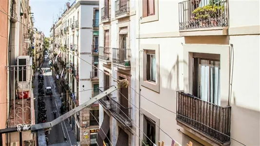 Rooms in Barcelona Ciutat Vella - photo 10