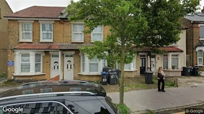 Apartments for rent in Croydon - Surrey - Photo from Google Street View