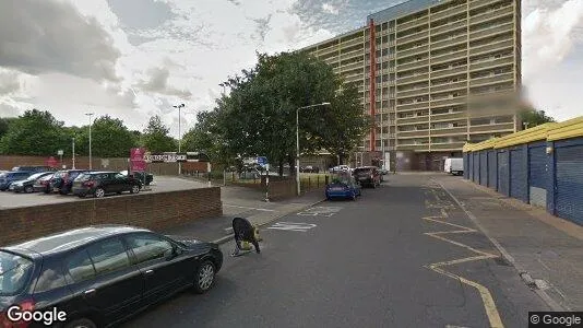 Apartments for rent in London E16 - Photo from Google Street View