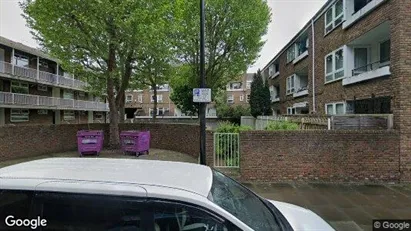 Rooms for rent in London E14 - Photo from Google Street View