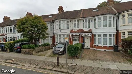 Apartments for rent in London N13 - Photo from Google Street View