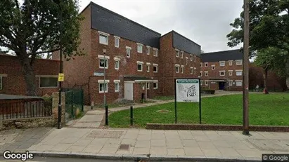 Apartments for rent in London N16 - Photo from Google Street View