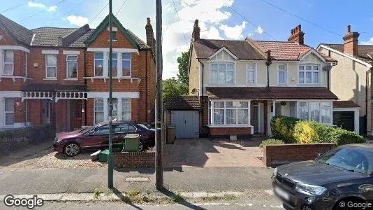 Apartments for rent in Wallington - Surrey - Photo from Google Street View