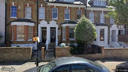 Apartments for rent in London N16 - Photo from Google Street View