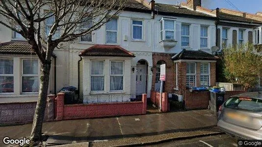 Apartments for rent in Croydon - Surrey - Photo from Google Street View