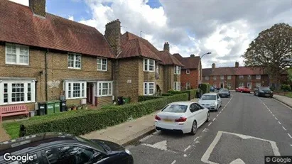 Rooms for rent in London W12 - Photo from Google Street View