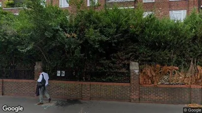 Rooms for rent in London W12 - Photo from Google Street View