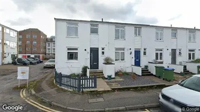 Apartments for rent in Walton-on-Thames - Surrey - Photo from Google Street View