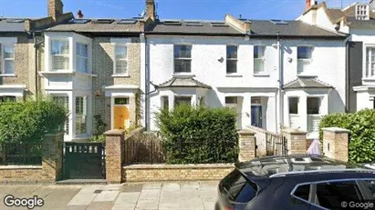 Apartments for rent in London W12 - Photo from Google Street View