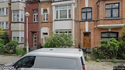 Apartments for rent in Brussels Schaarbeek - Photo from Google Street View