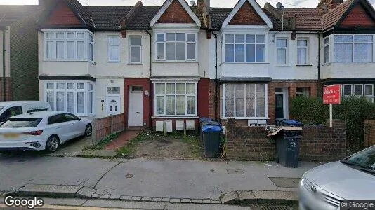 Apartments for rent in Croydon - Surrey - Photo from Google Street View