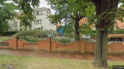 Rooms for rent in London N2 - Photo from Google Street View