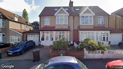 Apartments for rent in Wallington - Surrey - Photo from Google Street View