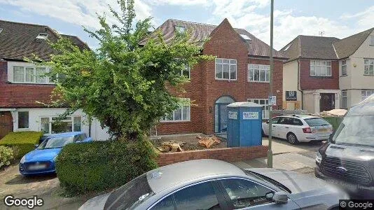 Rooms for rent in London NW4 - Photo from Google Street View