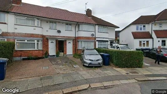 Apartments for rent in London NW7 - Photo from Google Street View