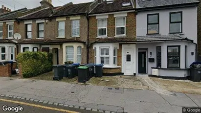Apartments for rent in Croydon - Surrey - Photo from Google Street View