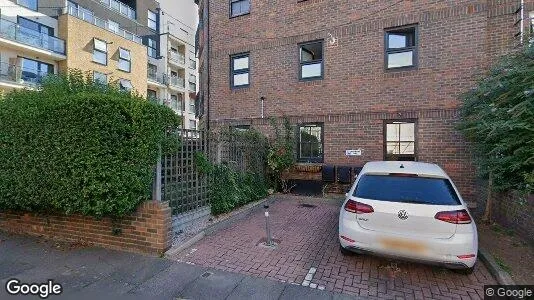Apartments for rent in London E1 - Photo from Google Street View