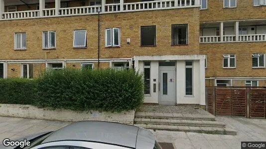 Apartments for rent in London E14 - Photo from Google Street View