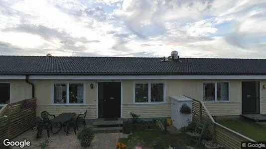 Apartments for rent in Mark - Photo from Google Street View