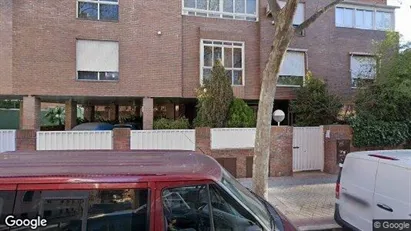 Apartments for rent in Madrid Ciudad Lineal - Photo from Google Street View