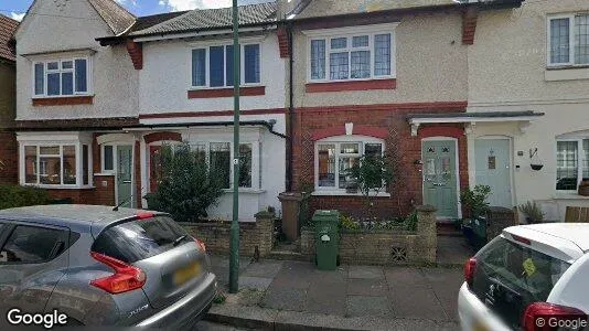 Apartments for rent in Wallington - Surrey - Photo from Google Street View