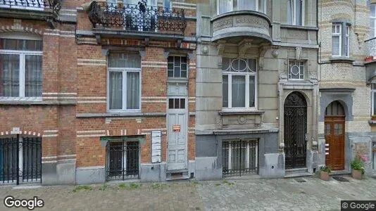 Apartments for rent in Brussels Schaarbeek - Photo from Google Street View