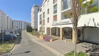 Apartments for rent in Fontainebleau - Photo from Google Street View