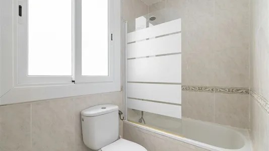 Rooms in Barcelona Ciutat Vella - photo 10