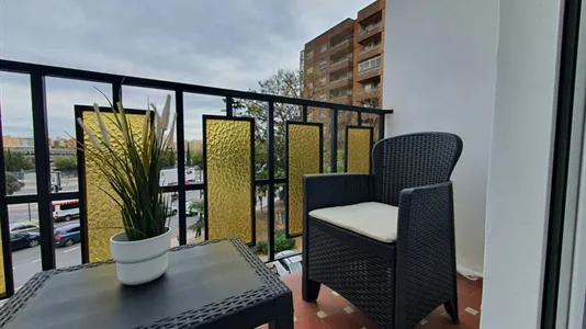 Rooms in Valencia Extramurs - photo 9