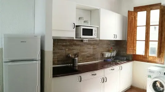 Rooms in Barcelona Ciutat Vella - photo 10