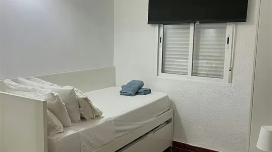 Rooms in Málaga - photo 1
