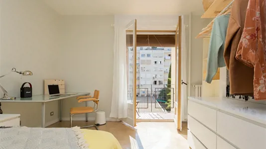 Rooms in Barcelona Eixample - photo 2