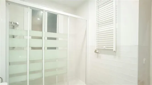 Rooms in Barcelona Eixample - photo 9